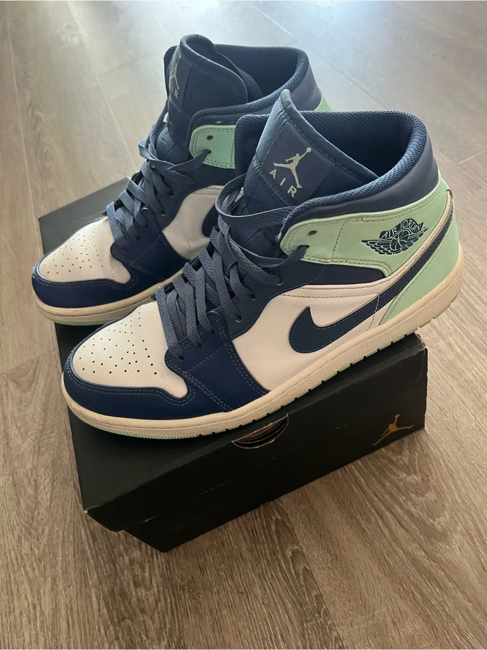 Nike Air Jordan 1 Mid Mens 10.5 Mystic Navy Mint Foam White Shoes 554724 413